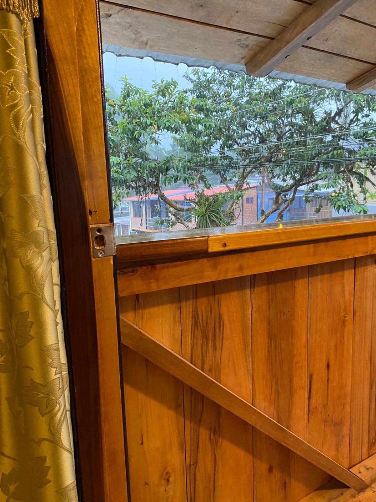 Guayabo Hostal Mindo Luaran gambar