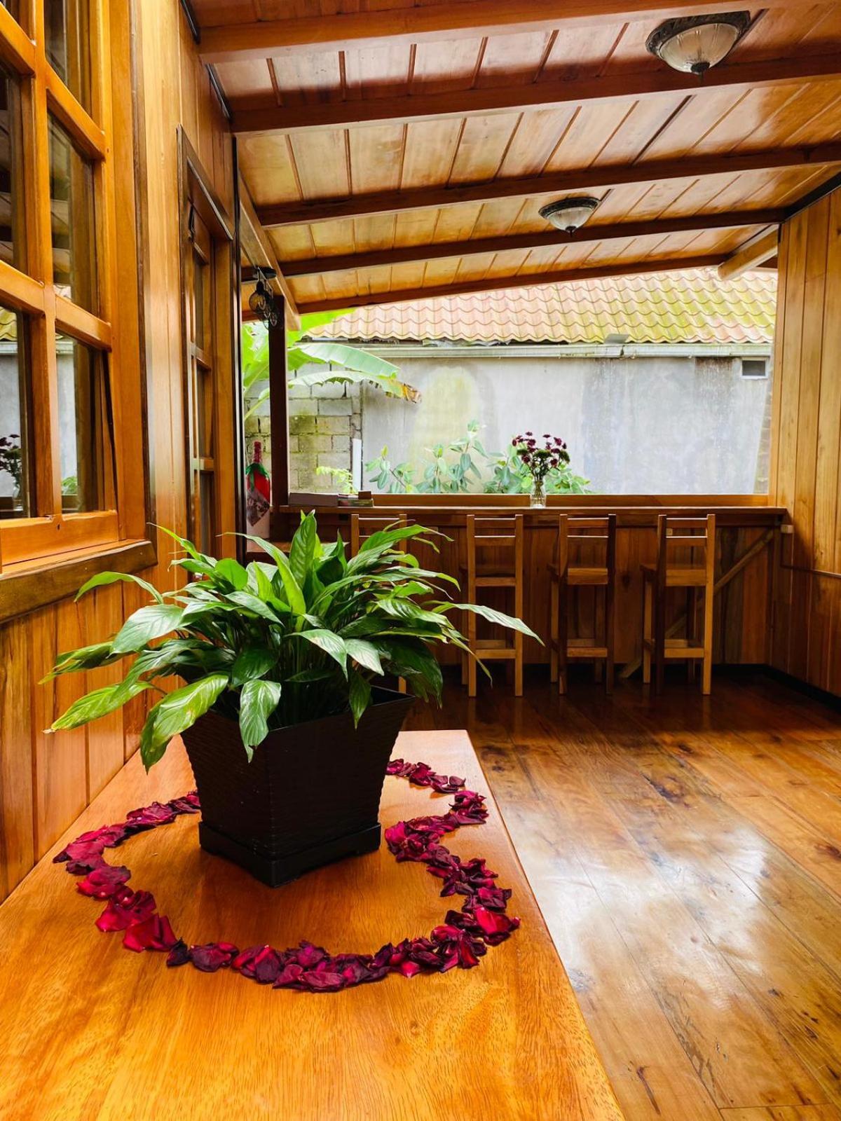 Guayabo Hostal Mindo Luaran gambar