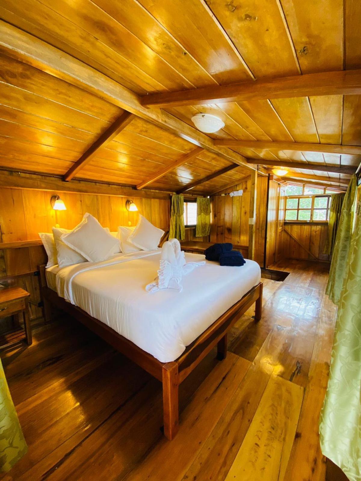 Guayabo Hostal Mindo Bilik gambar