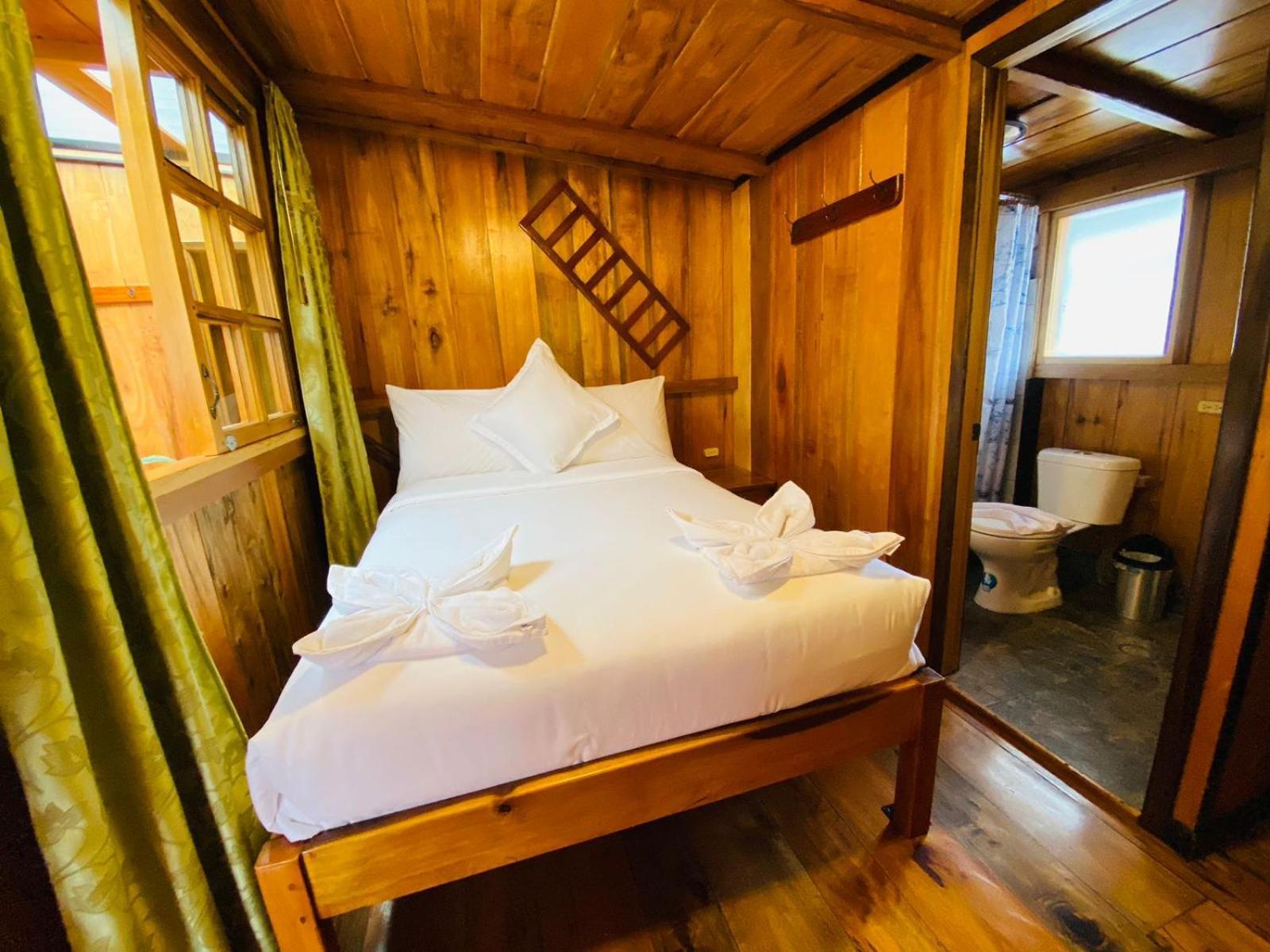 Guayabo Hostal Mindo Bilik gambar
