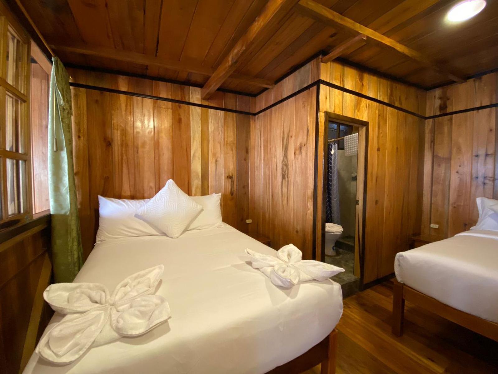 Guayabo Hostal Mindo Bilik gambar
