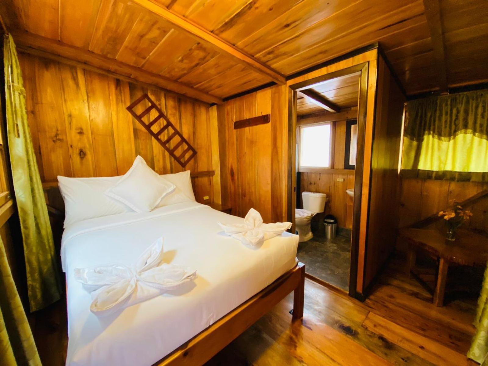 Guayabo Hostal Mindo Bilik gambar